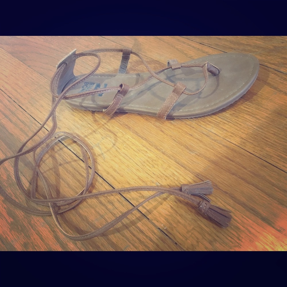 Billabong brown lace-up the calf sandals